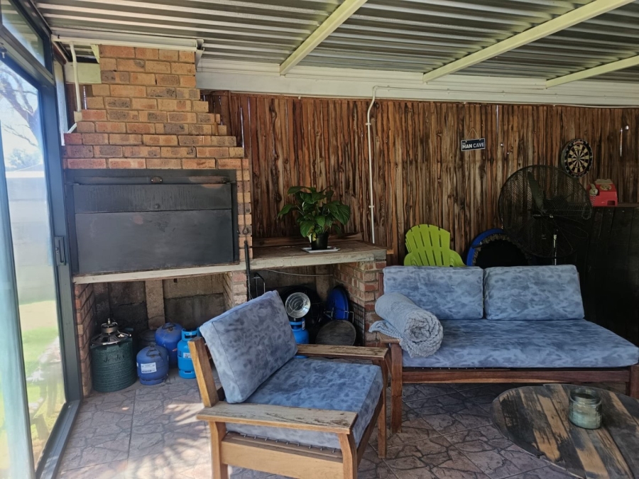3 Bedroom Property for Sale in Verwoerdpark Northern Cape